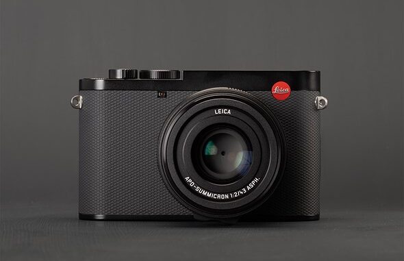 Leica_Q3_43_Front