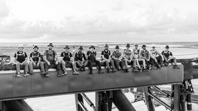 spacex-lunch-atop-a-skyscraper-copy
