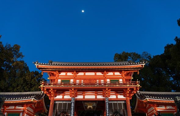 Kyoto-Temple-Blue-Hour