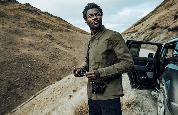 Lifestyle_4_AETHER_x_Leica_Reporter_Jacket