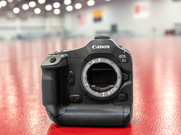 Canon-EOS-R1