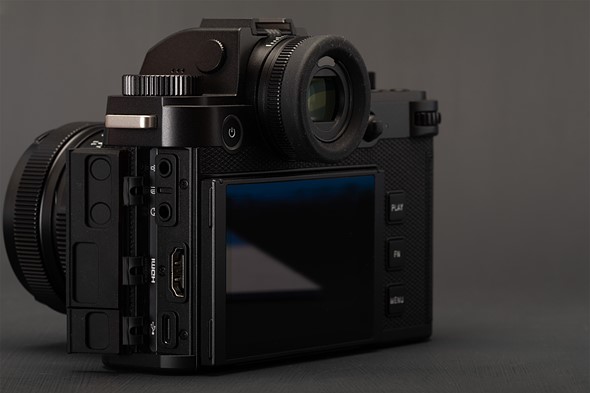 Leica SL3-S ports