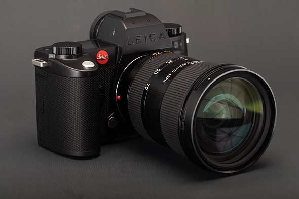 Leica-SL3-S-with-lens