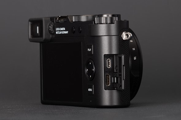 Leica D-Lux8 ports