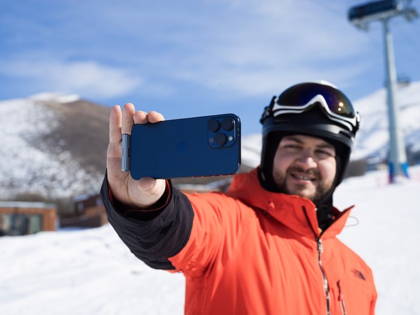 Planck-SSD-attached-to-iphone