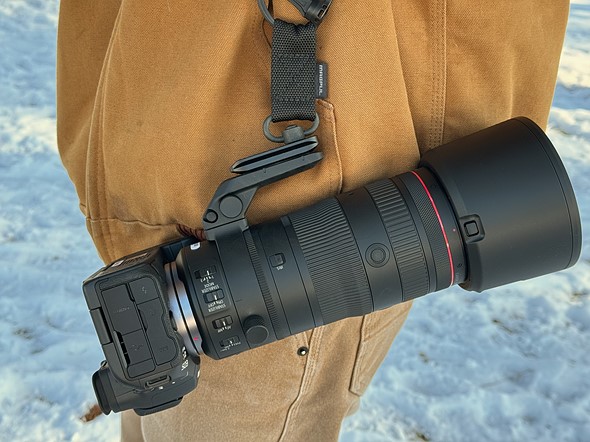 Strap-holding-70-200-f2p8