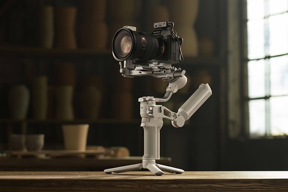 dji-rs-4-mini-gimbal-table
