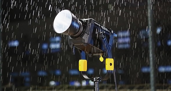 godox-knowled-m600bi-pro-monolight-in-rain