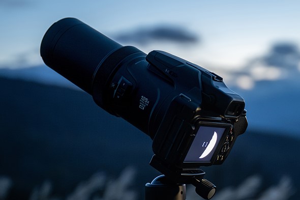 nikon-P1100-in-use-moon