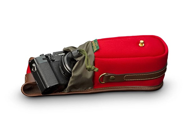 TEN-16-BurgundyCanvasChocolateLeatherwithX100VI x800