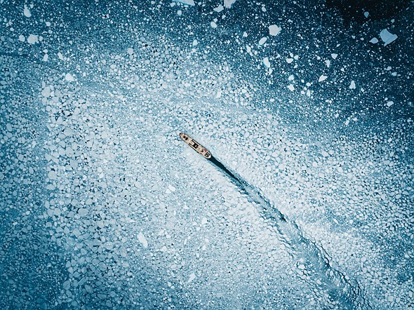 skypixel-fadah-sailing-through-the-ice