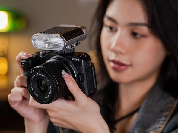 Viltrox Vintage Z1 flash on camera