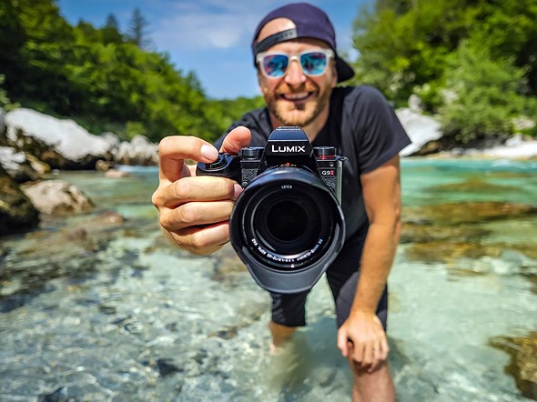 panasonic-g9ii-in-hand