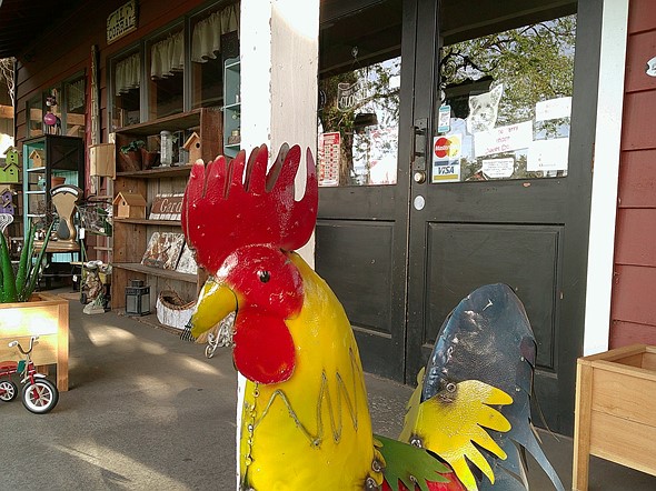 Metal chicken yard decoration