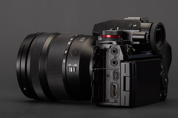 Panasonic Lumix DC-S1II ports