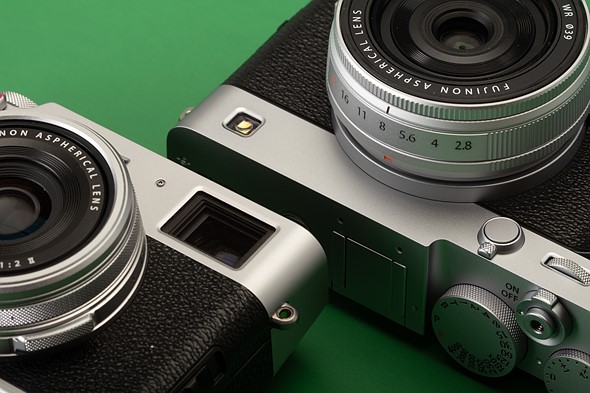 Fujifilm X100 and Fujifilm X-E5 side-by-side