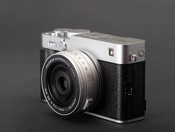 X-E5 with 23mm F2p8 pancake