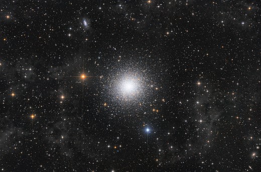 M13 An Ultra-Deep Exposure of the Popular Cluster © Distant Luminosity