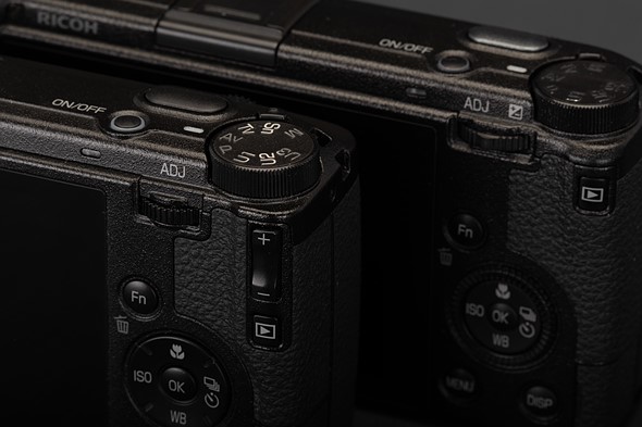 Ricoh GRIV and GRII controls compared
