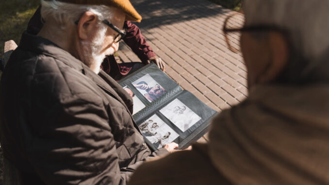 Why-Are-There-No-Digital-Photo-Albums