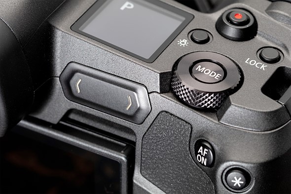 Canon EOS R touchbar