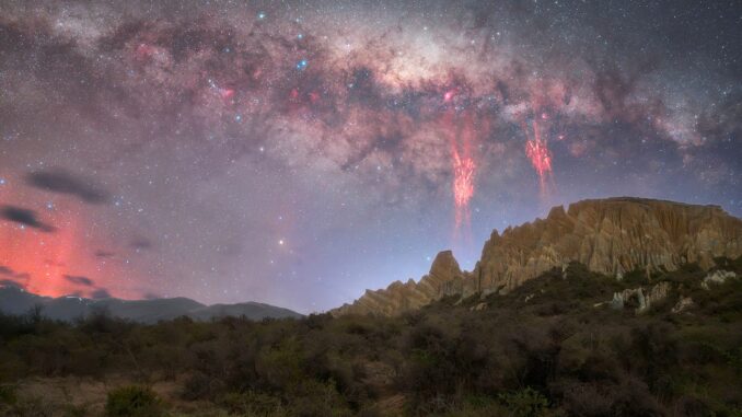 Milky-Way-Sprites-Aurora2
