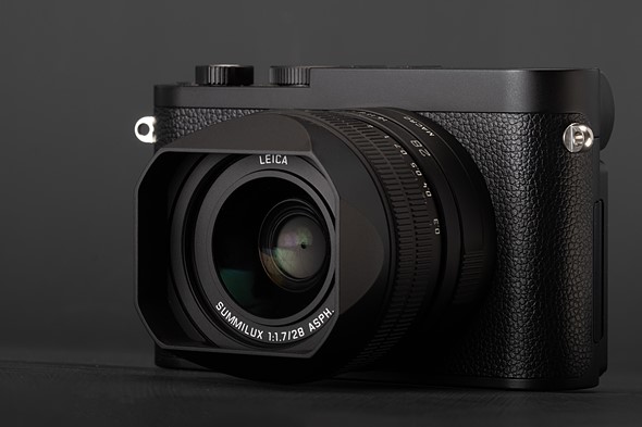 Leica Q3 Monochrom 3-quarter view with hood