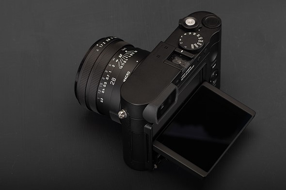 Leica Q3 Monochrom Rear Screen