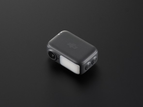 Osmo Mobile 8 module sits on a black  table