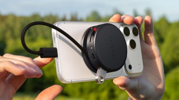 satechi-onthego-on-back-of-iphone-featured1600x840