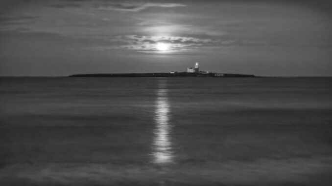 lighthouse-moonrise-1-1600x840-1