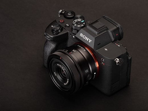 sony a7rv three quarter view