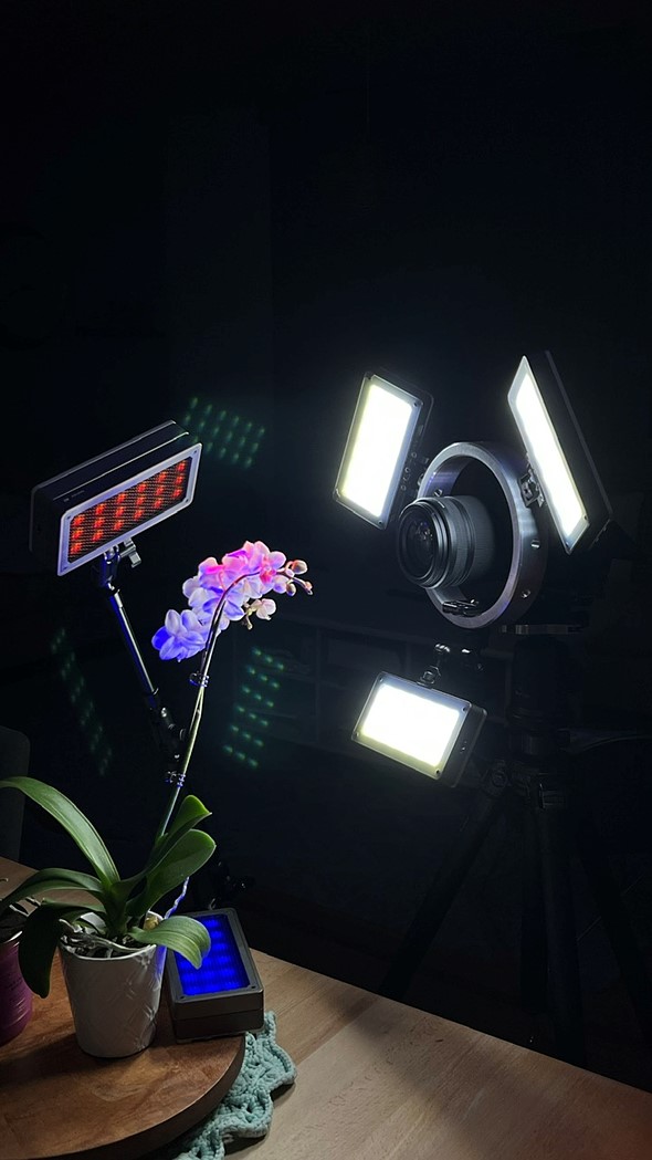 Alberto-Tanikawa-camera-RGBACL-light-panel