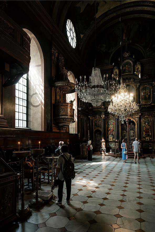  Z5B3664 - Brian Ormerod - cathedral room