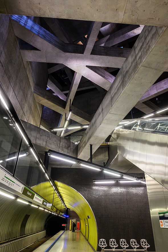  Z5B6508 - Brian Ormerod -  Indoor subway metro hallway