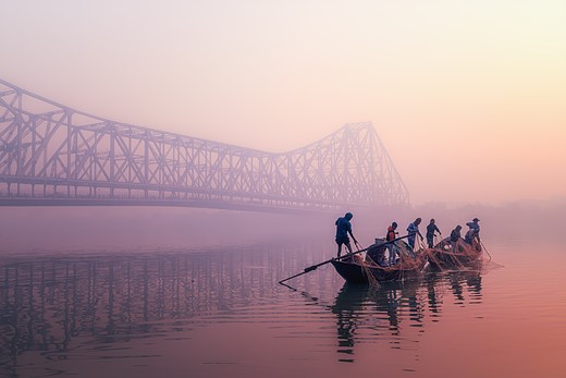 5 Bring Home the Harvest Marco Rutten Early Morning Catch Hooghly River Hi-Res