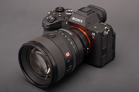 sony a7rvi three quarter Beauty shot