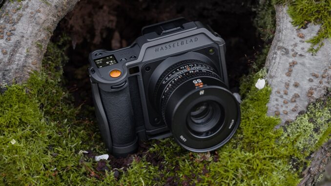Falcam-Camera-Cage-for-Hasselblad-PetaPixel-Cover-