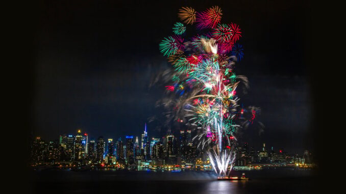Fireworks-by-Kate-Garibaldi-PetaPixel-Cover-2026
